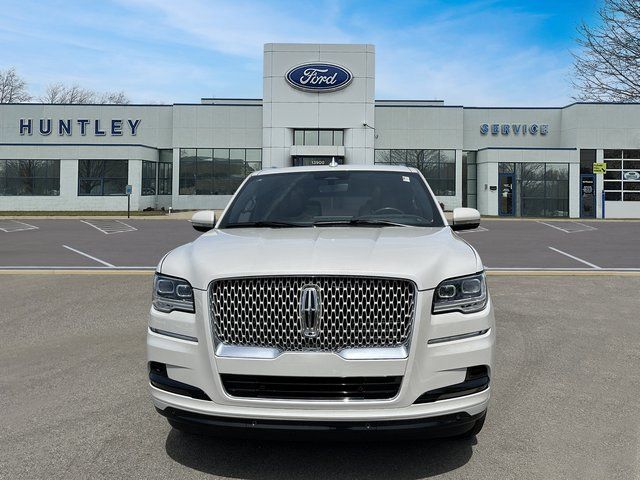 2024 Lincoln Navigator Reserve photo 2