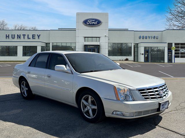 2008 Cadillac DTS Base photo 3