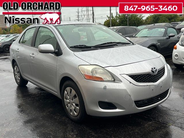 2010 Toyota Yaris Base photo 2