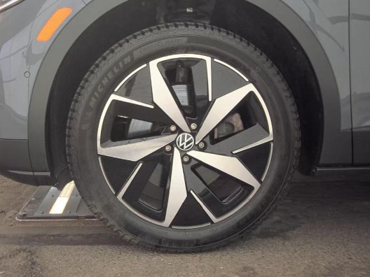 Used 2023 Volkswagen ID.4 PRO S with VIN 1V2GNPE82PC005103 for sale in Skokie, IL