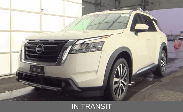 2023 Nissan Pathfinder Platinum's photo