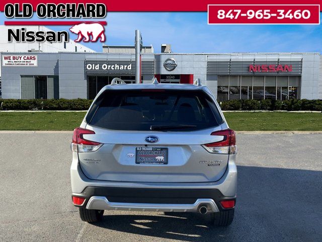 2023 Subaru Forester Touring photo 3