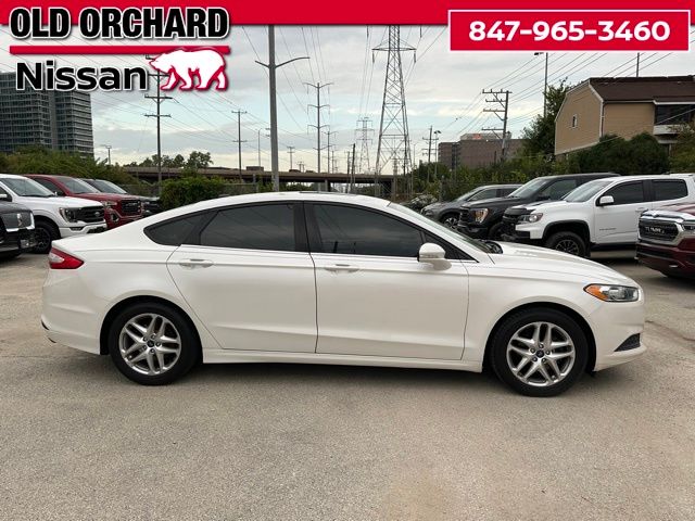 2013 Ford Fusion SE photo 3