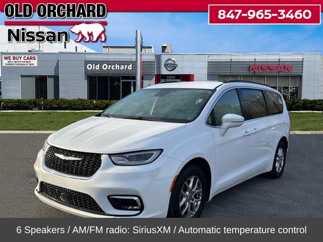 2022 Chrysler Pacifica Touring L's photo