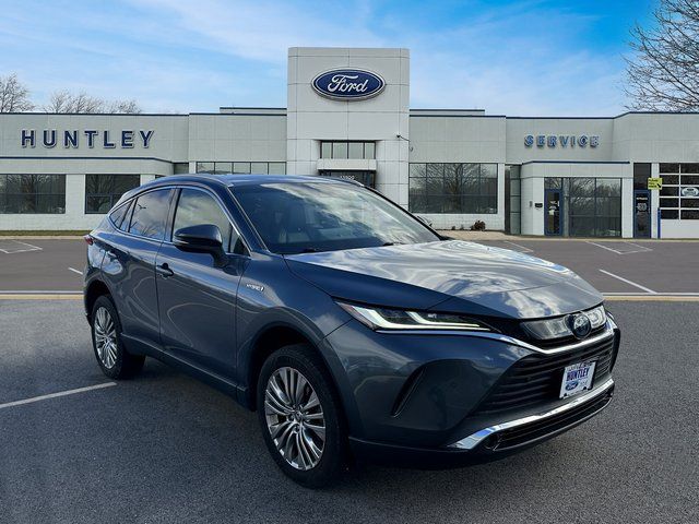 2021 Toyota Venza XLE photo 3