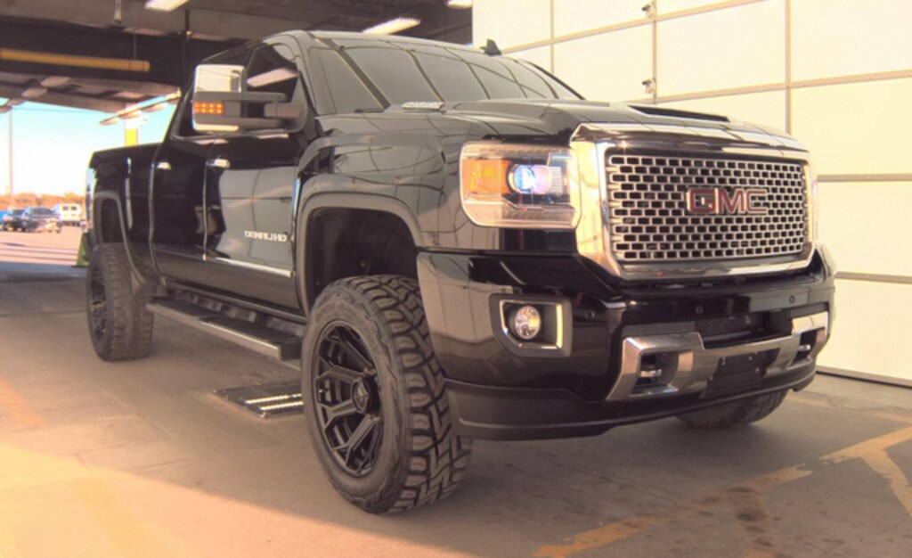 Used 2017 GMC Sierra 2500HD Denali Truck Crew Cab