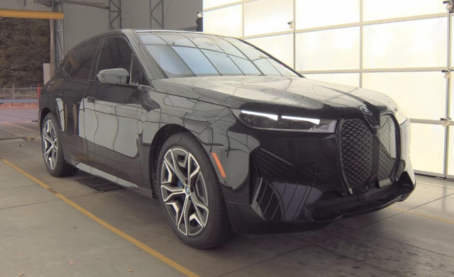 Used 2023 BMW iX Base with VIN WB523CF08PCL71386 for sale in Skokie, IL