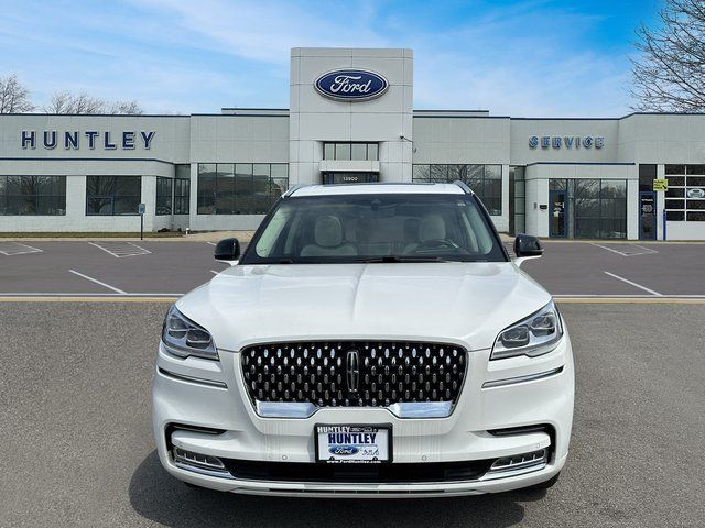 2023 Lincoln Aviator Black Label photo 2
