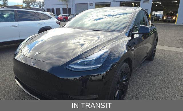 2023 Tesla Model Y Long Range's photo