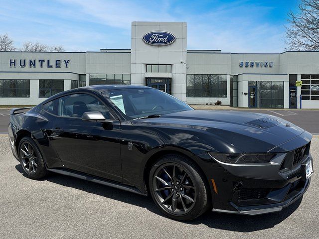 2024 Ford Mustang Dark Horse photo 3