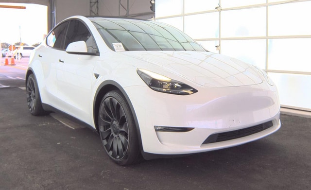 Used 2022 Tesla Model Y Performance with VIN 7SAYGDEF2NF377153 for sale in Skokie, IL