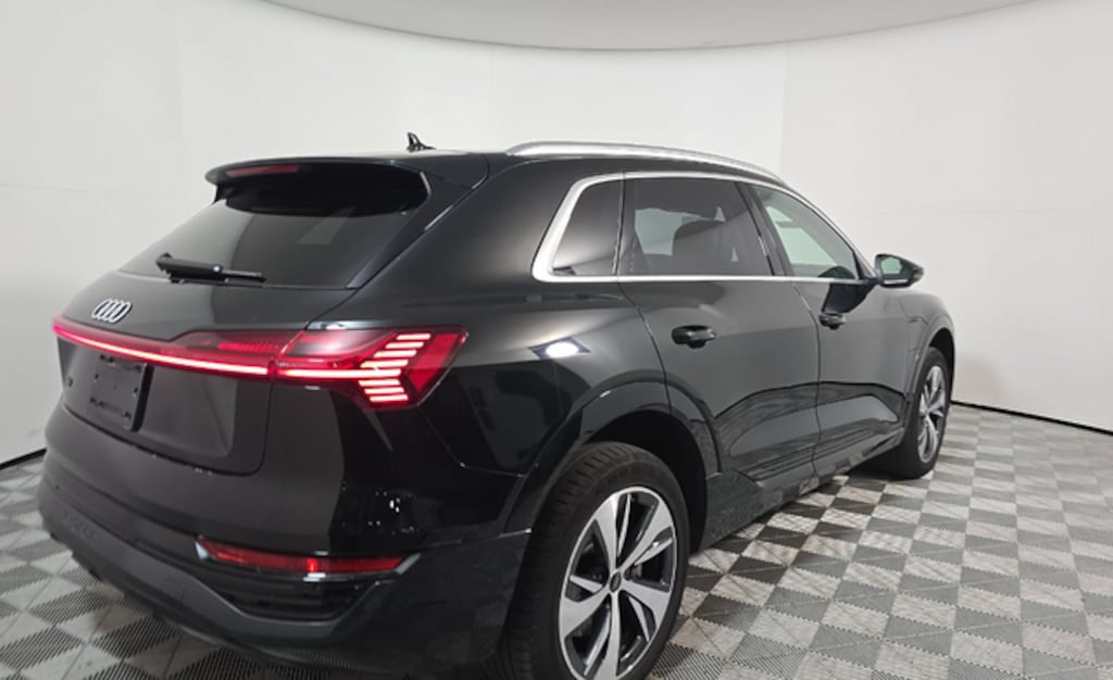 Used 2024 Audi Q8 e-tron Premium Plus SUV