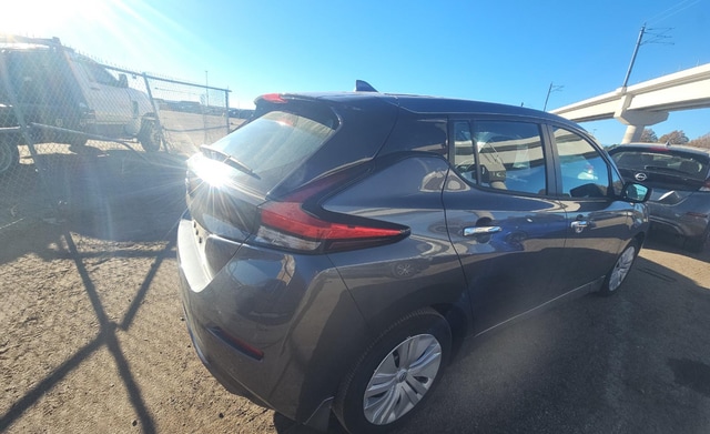 Used 2025 Nissan Leaf S with VIN 1N4AZ1BV0SC560939 for sale in Skokie, IL