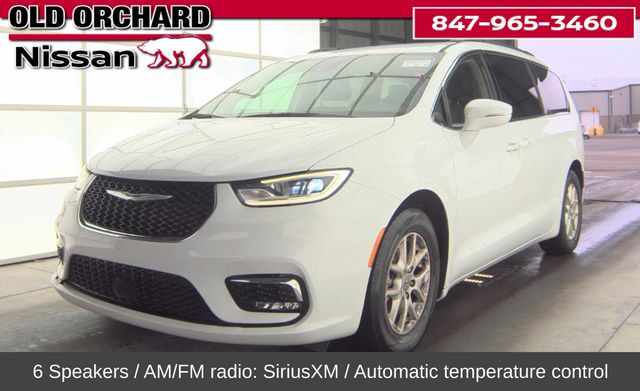 2022 Chrysler Pacifica Touring L's photo