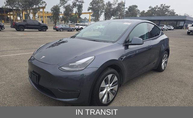 2023 Tesla Model Y Long Range's photo