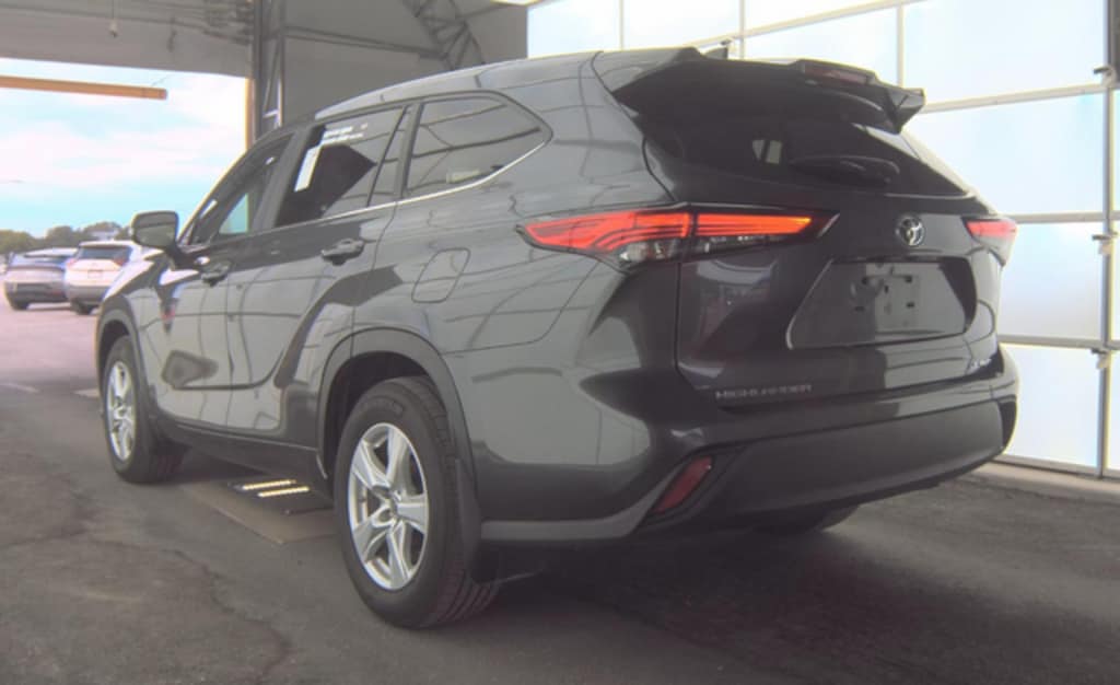 Used 2023 Toyota Highlander L SUV