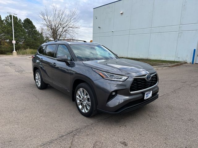 2023 Toyota Highlander Hybrid Limited photo 3