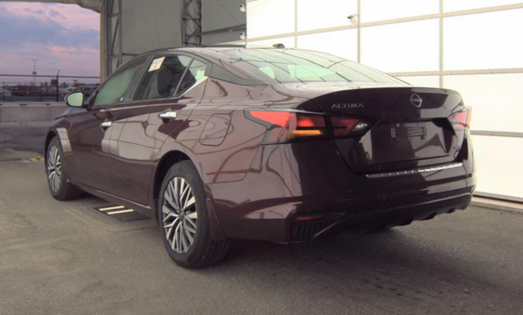 Used 2023 Nissan Altima 2.5 SV Sedan