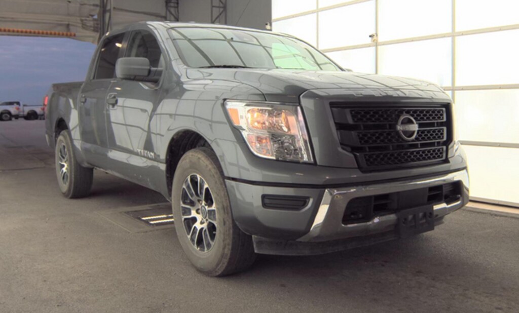 Used 2023 Nissan Titan SV Truck Crew Cab