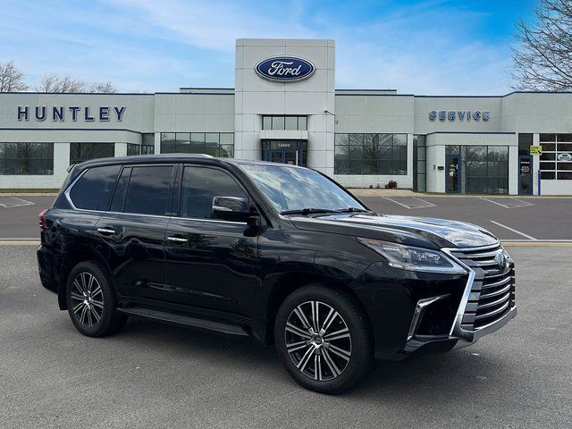 2021 Lexus LX 570 photo 3