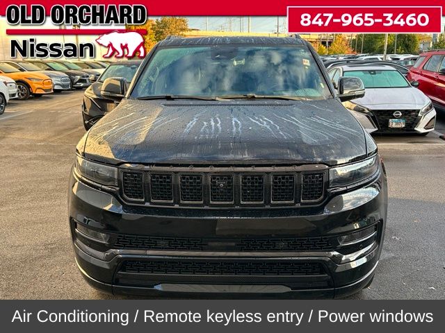 2023 Jeep Grand Wagoneer II photo 2