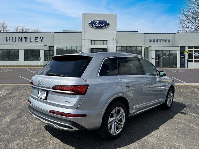 2022 Audi Q7 55 Premium Plus photo 3