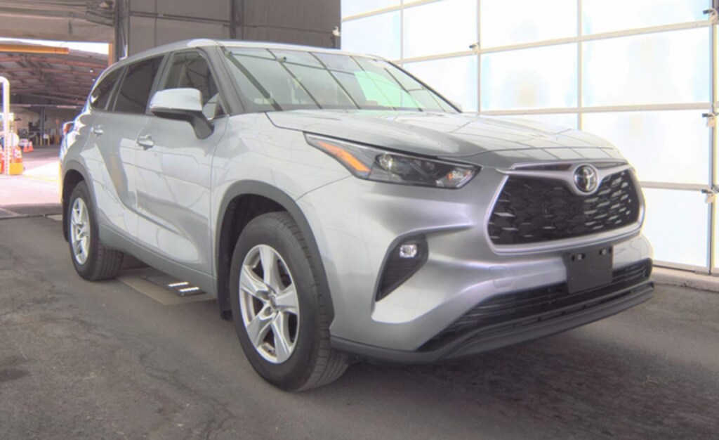 Used 2023 Toyota Highlander L SUV