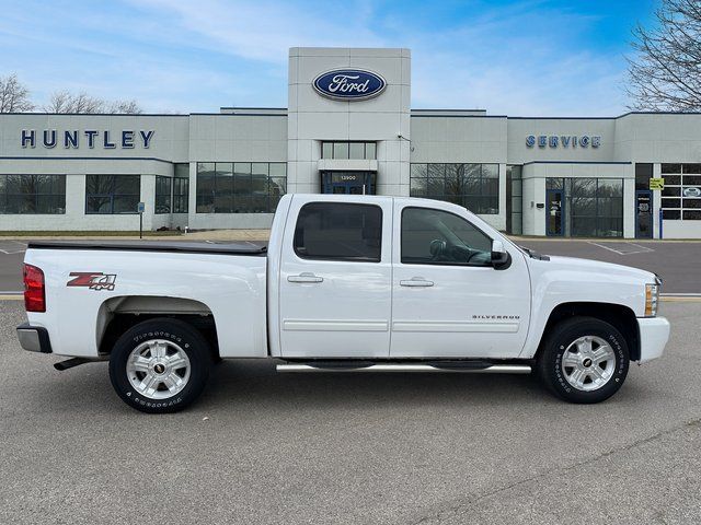 2013 Chevrolet Silverado 1500 LT photo 2