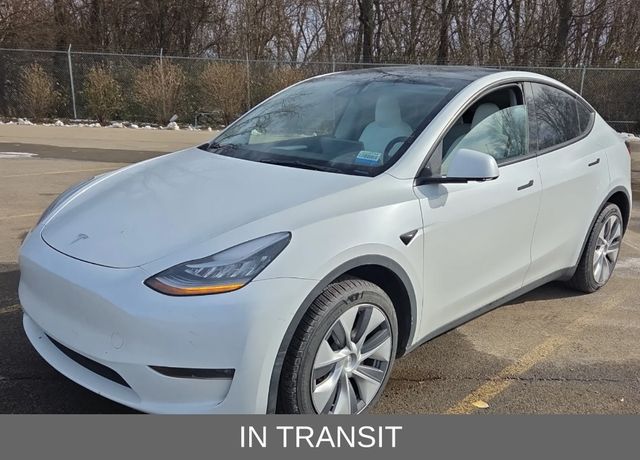2023 Tesla Model Y Long Range's photo