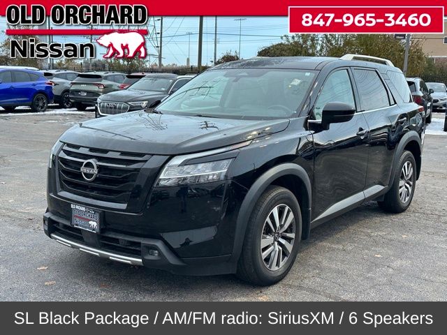 2022 Nissan Pathfinder SL's photo