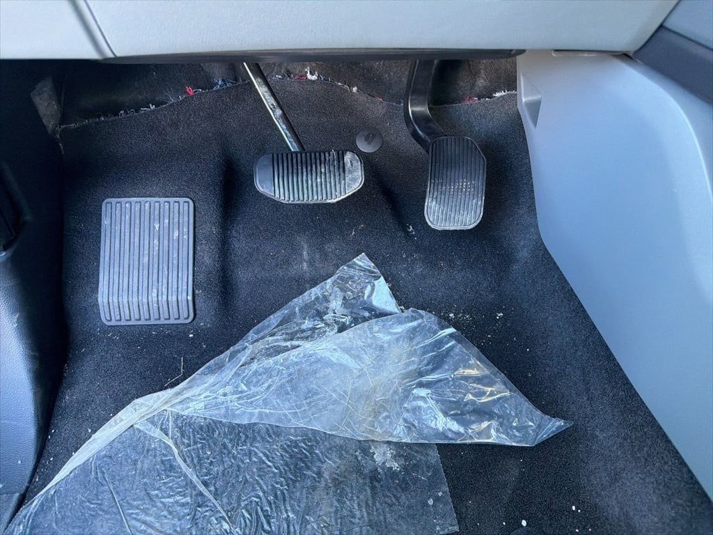 2025 Ford F-150 Lightning Flash - Photo 38