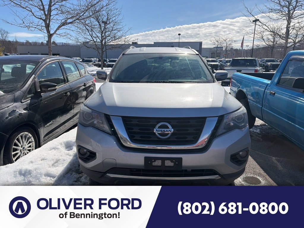 2018 Nissan Pathfinder SV