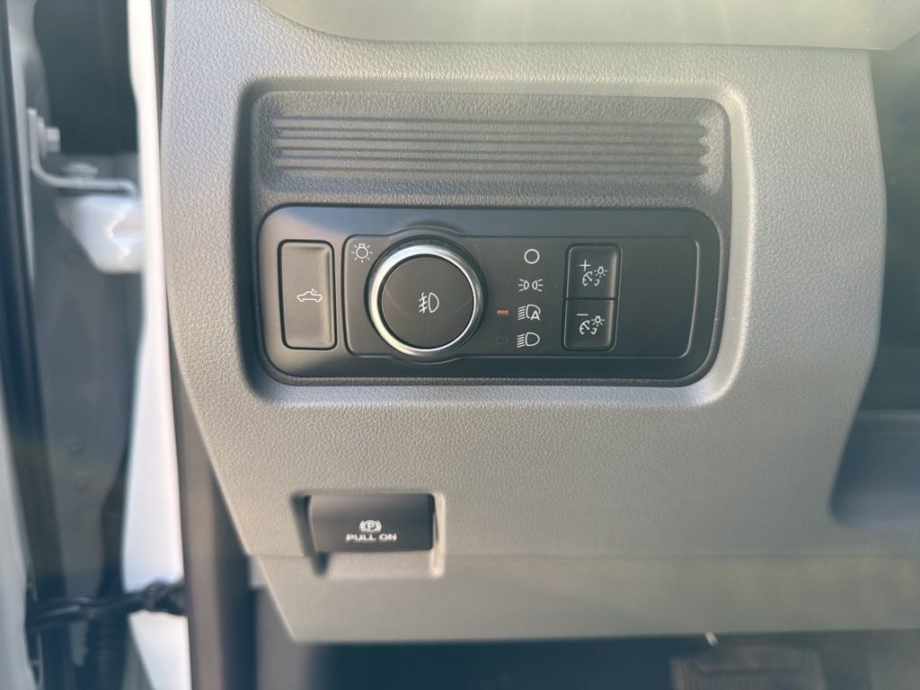 2025 Ford F-350 Super Duty XL - Photo 38