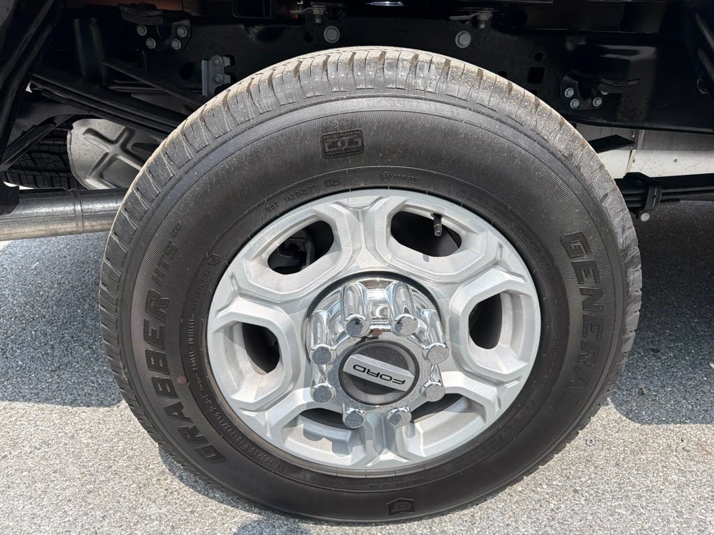 2026 Ford F-350 Super Duty XLT - Photo 12