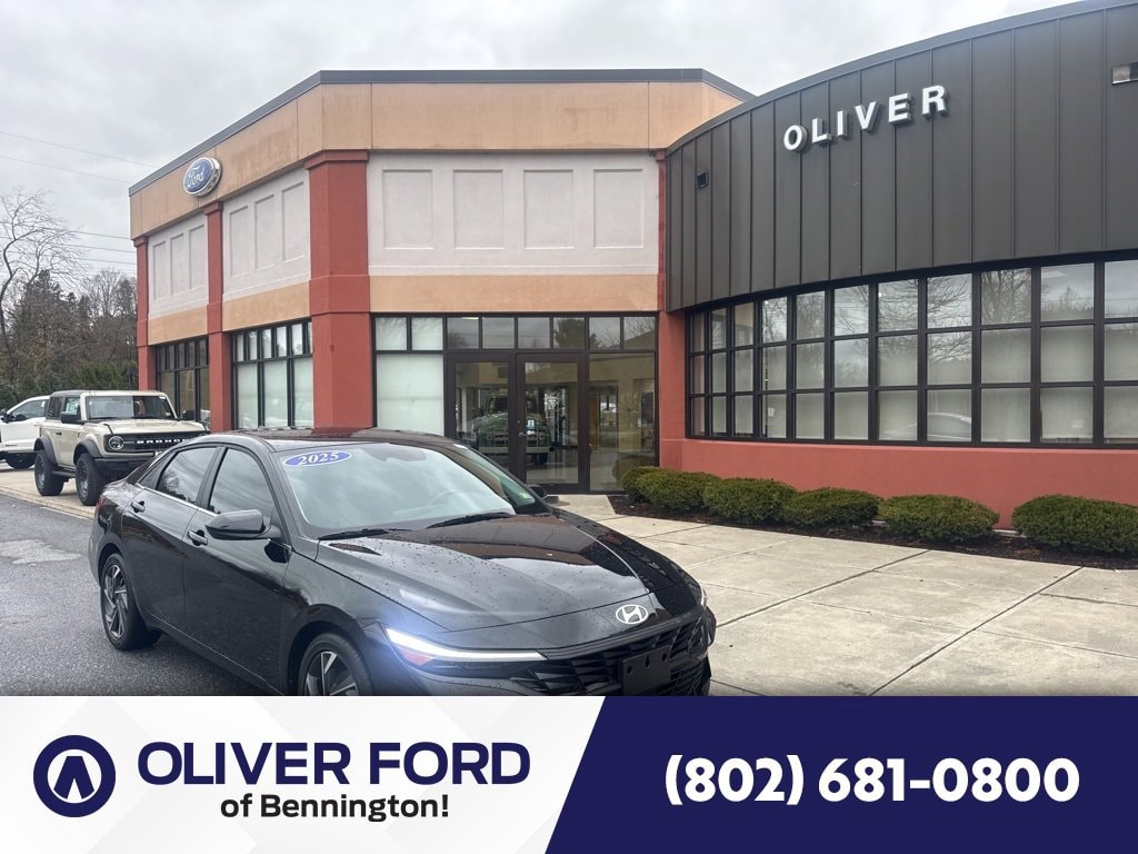 2025 Hyundai Elantra SEL's photo