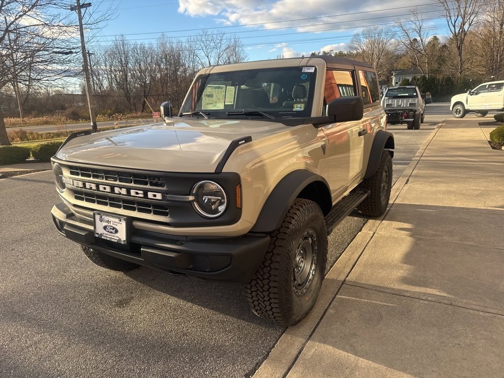 New 2025 Ford Bronco Base SUV