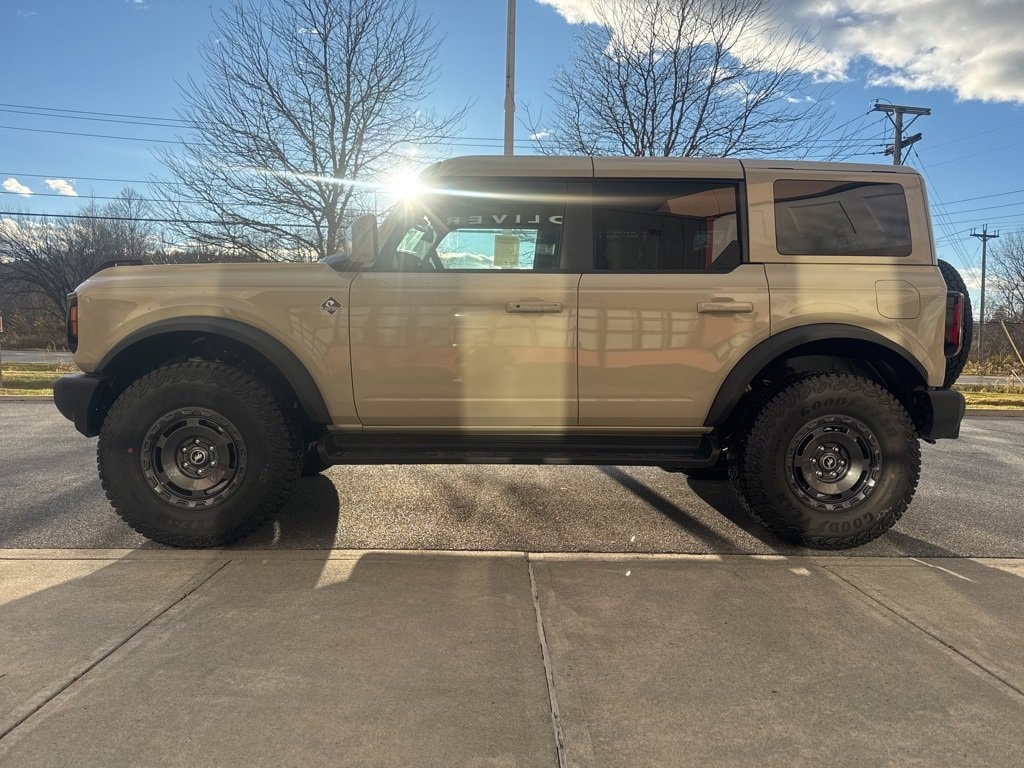 New 2025 Ford Bronco Outer Banks SUV