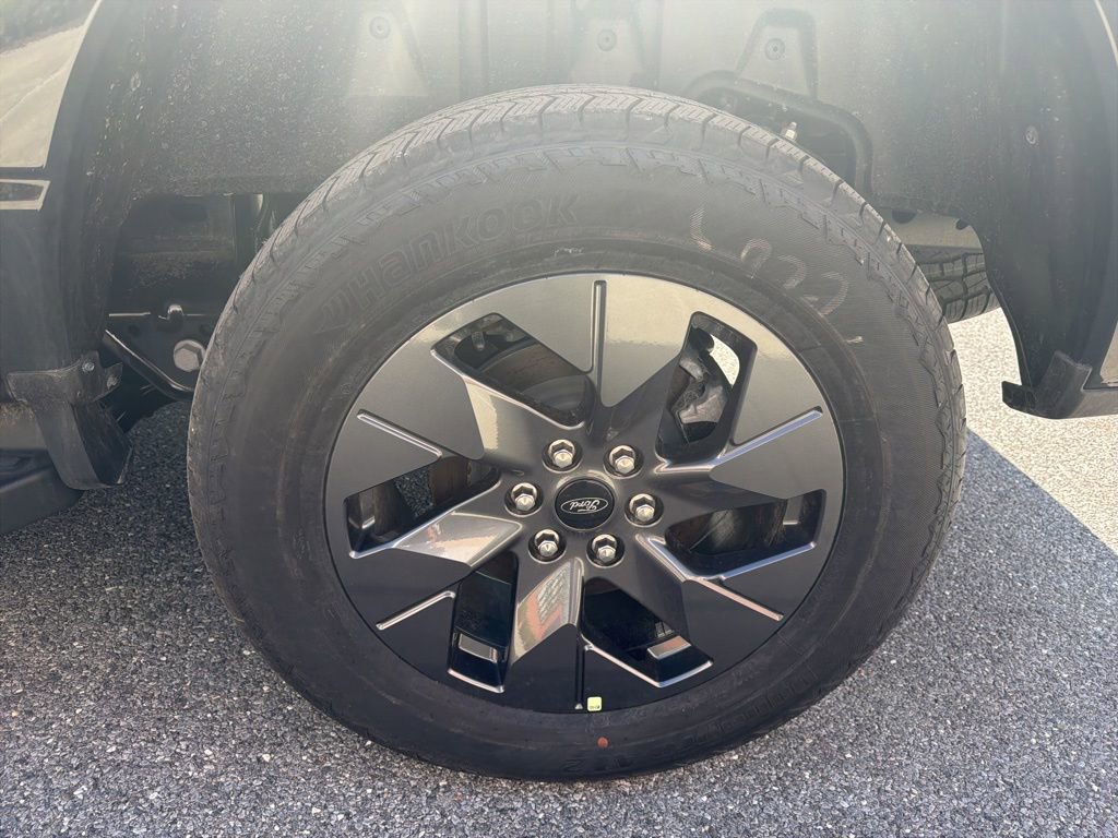 2025 Ford F-150 Lightning Flash - Photo 11