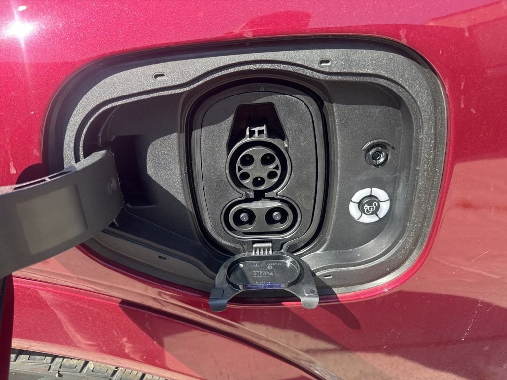 2025 Ford Mustang Mach-E GT - Photo 14