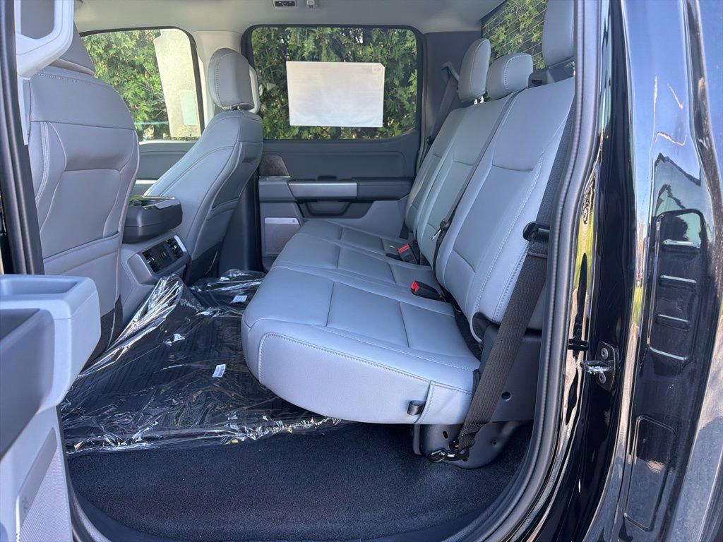 2025 Ford F-150 Lightning Flash - Photo 22