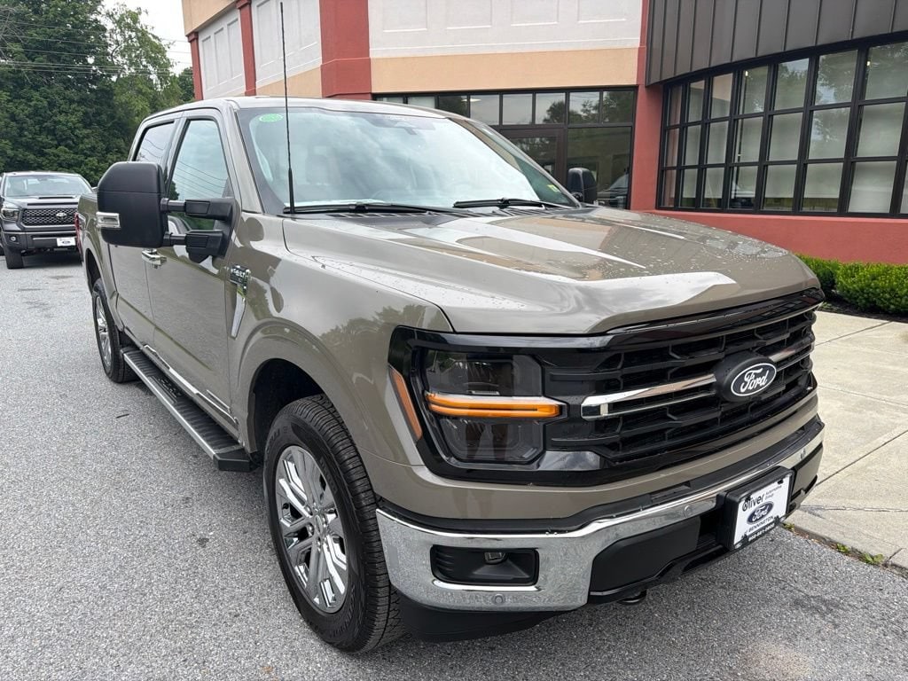 2025 Ford F-150 XLT - Photo 9