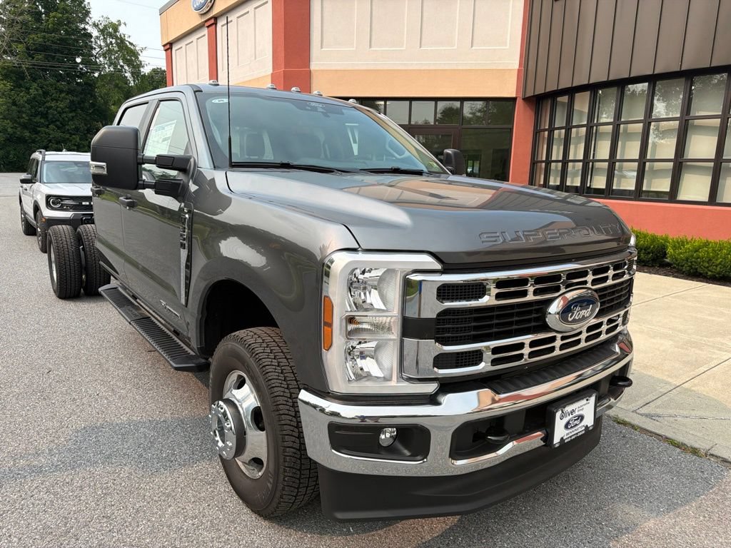 2026 Ford F-350 Super Duty Chassis Cab XL - Photo 9