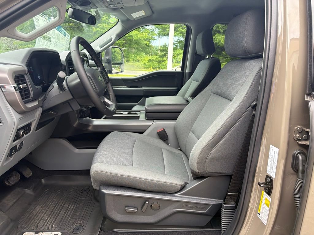 2025 Ford F-150 XLT - Photo 22