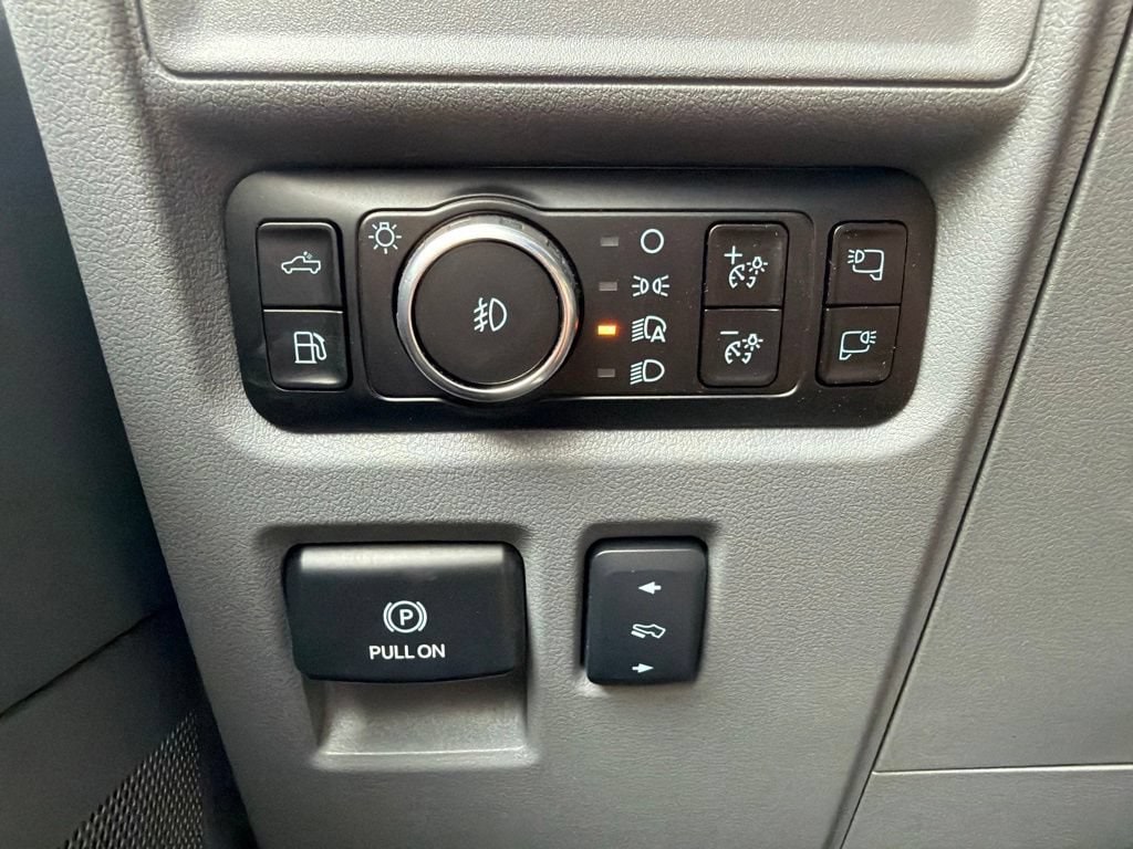 2025 Ford F-150 XLT - Photo 38
