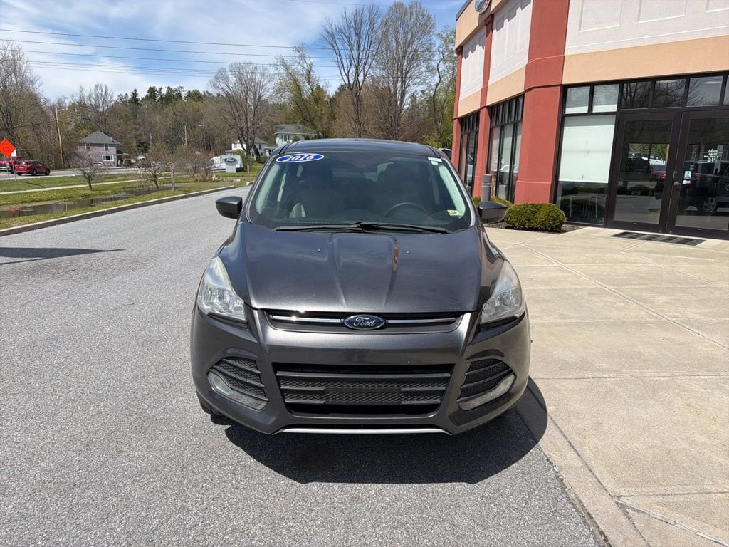 Used 2016 Ford Escape SE with VIN 1FMCU9GX1GUC70894 for sale in Bennington, VT