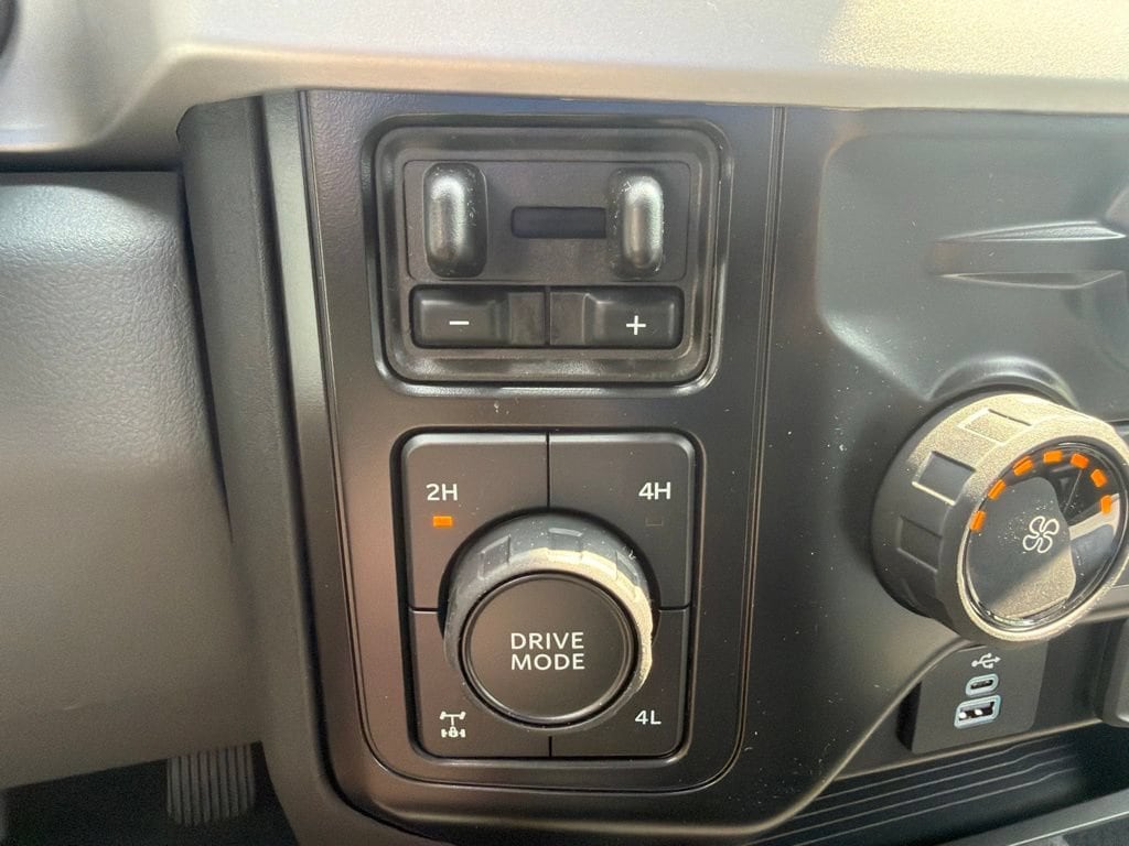 2026 Ford F-350 Super Duty XLT - Photo 32