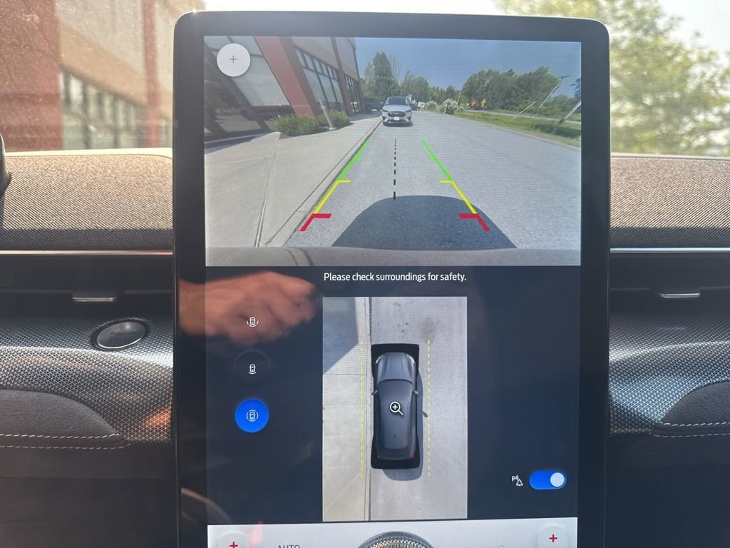 2025 Ford Mustang Mach-E GT - Photo 44