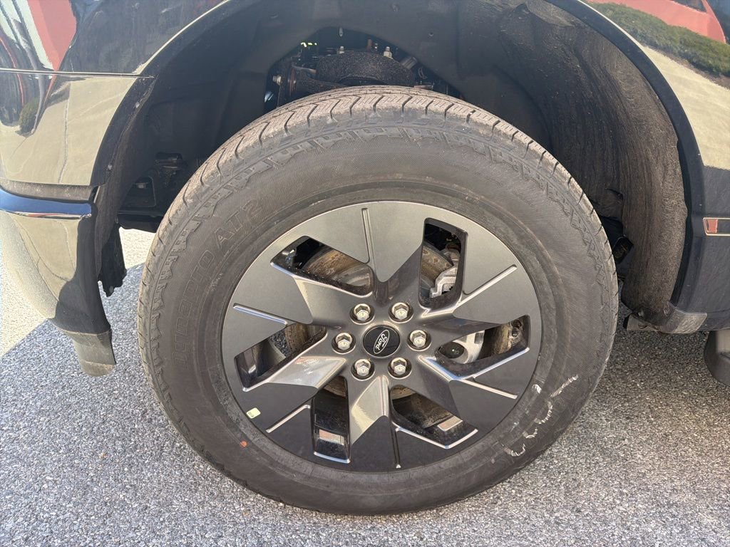 2025 Ford F-150 Lightning Flash - Photo 10