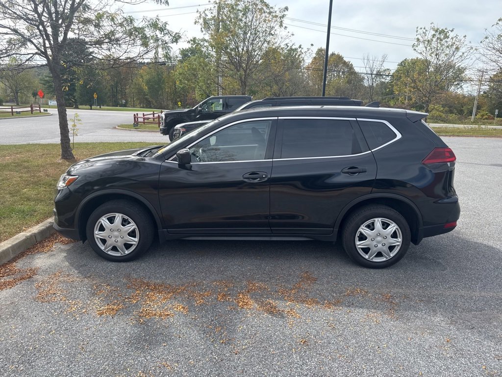 2019 Nissan Rogue S photo 2