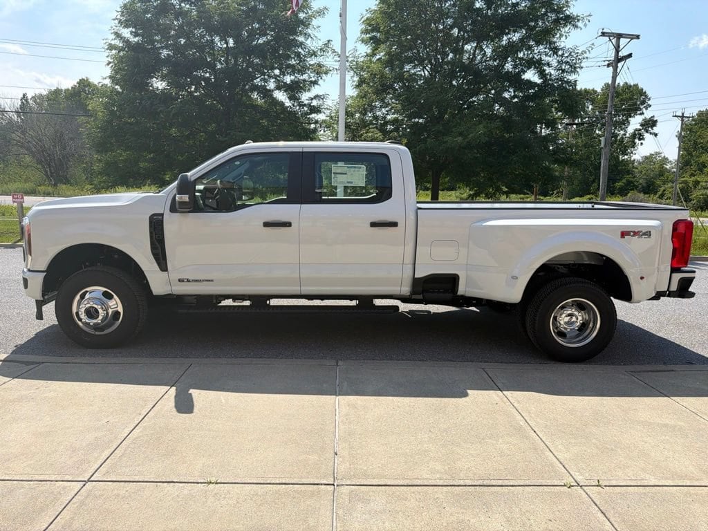 New 2026 Ford Super Duty F-350 DRW Truck Crew Cab